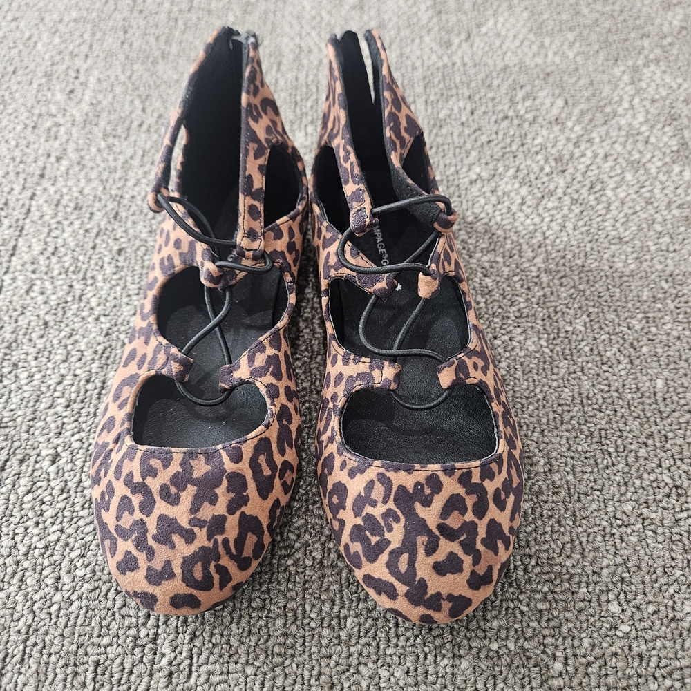 Leopard Print Lace-Up Flats